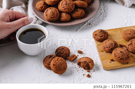 Cozy coffee break with freshly baked cookies 115967261