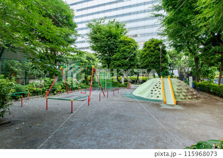 東京都港区芝の芝五丁目児童遊園 115968073