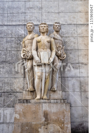 University of Coimbra courtyard, former Royal Palace at Coimbra, Portugal 115969847