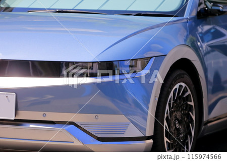 車のヘッドライト 車のヘッドライト 115974566