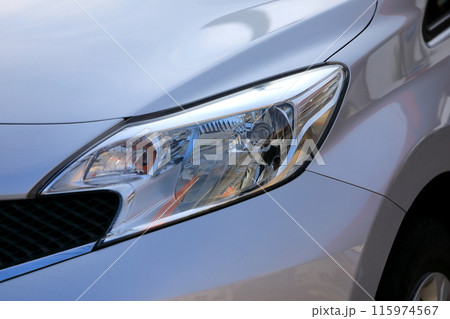 車のヘッドライト 115974567
