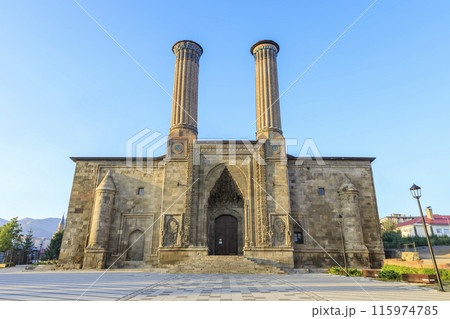 チフテ・ミナーレ神学校 115974785