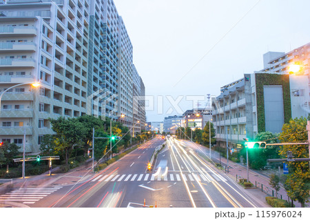 南砂町、永代通りの夕暮れ 115976024