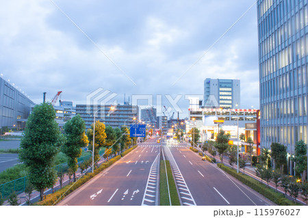 南砂町、永代通りの夕暮れ 115976027