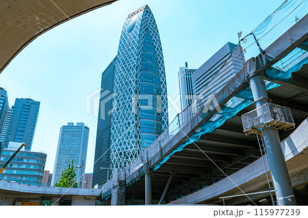 変貌する東京 工事中の新宿駅西口ロータリー周辺 2024.06　d-3 クールカラー 115977239