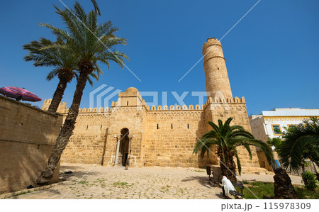 Side view of medieval medina in Sousse and Great Mosque, Tunisia 115978309