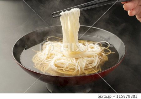 入麺,にゅうめん,煮麺,箸あげ,箸で持ち上げる 115979883
