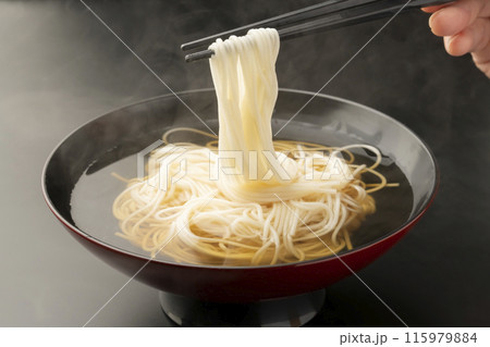 入麺,にゅうめん,煮麺,箸あげ,箸で持ち上げる 115979884