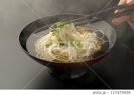 入麺,にゅうめん,煮麺,箸あげ,箸で持ち上げる 115979890