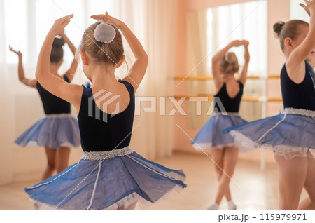 Little ballerinas perform at a dance school.  115979971