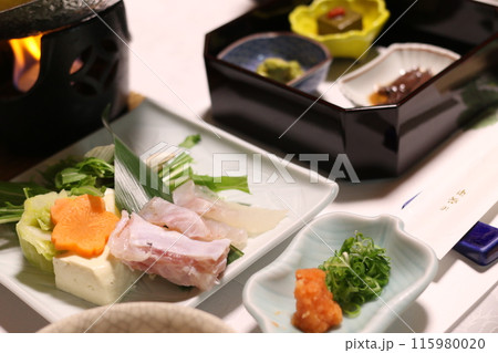 旅館の食事 115980020