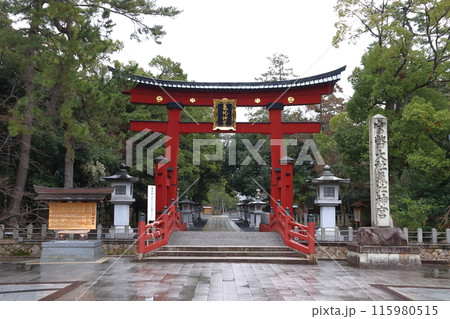 氣比神宮：大鳥居（福井県敦賀市） 115980515