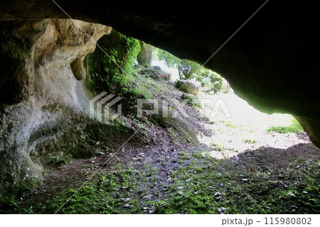 日向洞窟・ひなたどうくつ（山形県・高畠町） 115980802