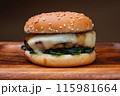 チーズハンバーガー　バターほうれん草 115981664