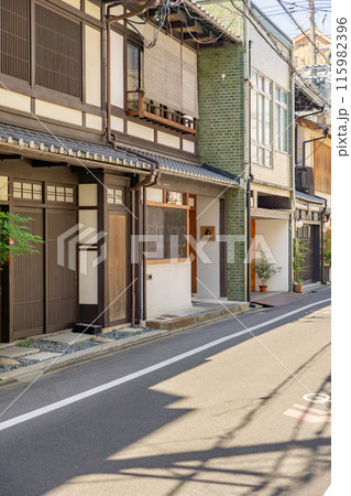 京都市中京区竹屋町通界隈の街並み 京都市中京区竹屋町通界隈の街並み 115982396