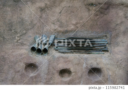 〈島根県〉荒神谷遺跡 銅鐸と銅矛をレプリカで再現展示 〈島根県〉荒神谷遺跡 銅鐸と銅矛をレプリカで再現展示 115982741