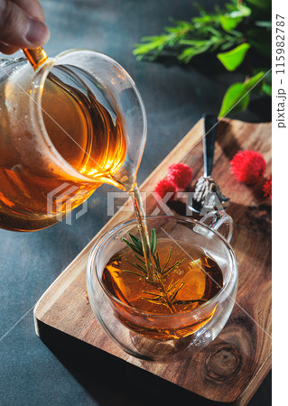 朝から紅茶を飲む至福 朝から紅茶を飲む至福 115982787