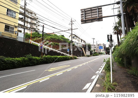 戸塚の大坂（神奈川県横浜市戸塚区戸塚町） 115982895