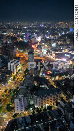 ベトナムの展望台からの夜景 115982945