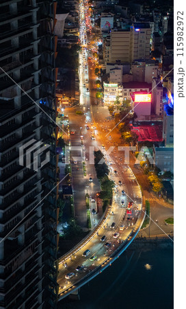 ベトナムの展望台からの夜景 115982972