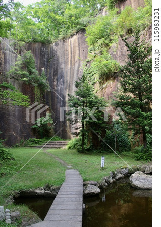 瓜割石庭公園・うりわりせきていこうえん(山形県・高畠町) 瓜割石庭公園・うりわりせきていこうえん(山形県・高畠町) 115983231