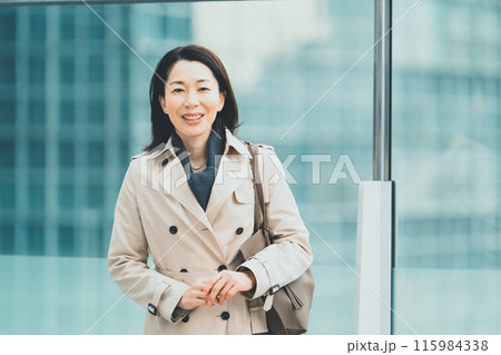 a forty-something woman 115984338