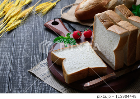 もちもちふわふわの食パン 115984449