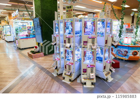 イトーヨーカドー国領店 3階のゲームセンター入口 夏 東京都調布市 イトーヨーカドー国領店 3階のゲームセンター入口 夏 東京都調布市 115985883