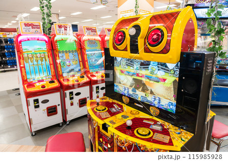 イトーヨーカドー国領店 3階のゲームセンター 画面でゲーム 夏 東京都調布市 イトーヨーカドー国領店 3階のゲームセンター 画面でゲーム 夏 東京都調布市 115985928