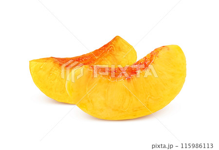 黄金桃のイラスト リアル 白バック 115986113