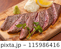 牛ステーキのグリル 115986416