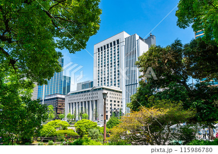 【東京都】日比谷公園から見える周辺のビル群 【東京都】日比谷公園から見える周辺のビル群 115986780