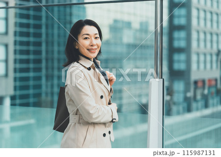 a forty-something woman 115987131