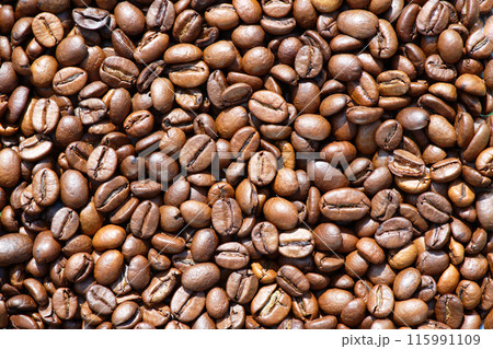 Roasted coffee beans background 115991109