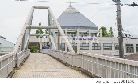 千葉県・京成電鉄｜京成千原線・学園前駅(西側)と歩道橋 115991179