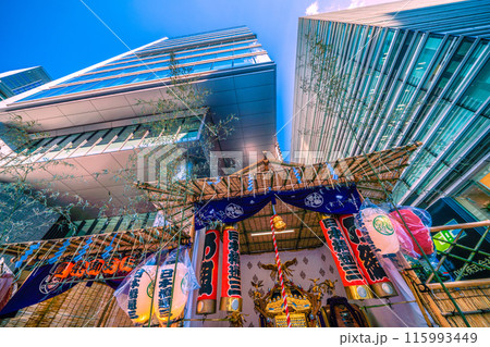 日本の東京都市景観　日本橋3丁目（DIC）に鎮座する神輿…まもなく、日枝神社神幸祭…＝6月5日 115993449