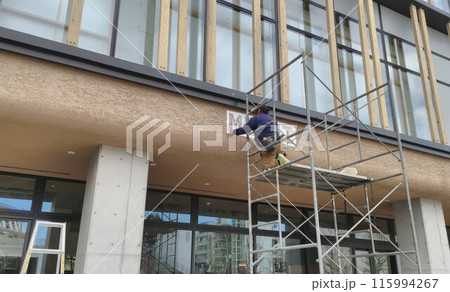 ビル入り口設営 Setting up ビル入り口設営 Setting up 115994267