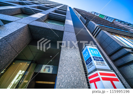 日本の東京都市景観 6月。日本橋駅出入口B0などを望む＝5日 115995196