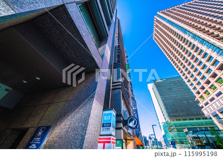 日本の東京都市景観 6月。日本橋駅出入口B0などを望む＝5日 115995198