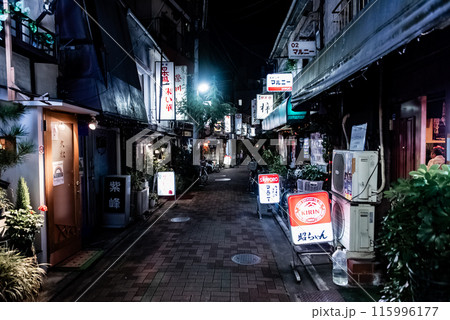 夜の街並み ～門前仲町・辰巳新道・10～の写真素材 [115996177] - PIXTA