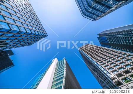 日本の東京都市景観 6月。「日本橋」交差点から日本橋のビル群などを望む。希望の光…=5日 日本の東京都市景観 6月。「日本橋」交差点から日本橋のビル群などを望む。希望の光…=5日 115998238