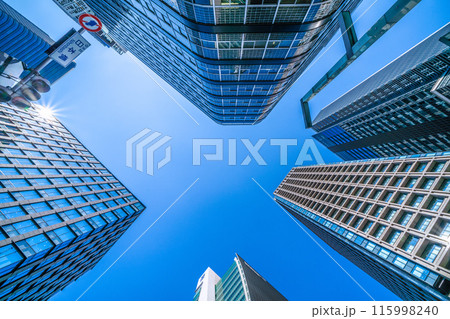 日本の東京都市景観 6月。「日本橋」交差点から日本橋のビル群などを望む。希望の光…=5日 日本の東京都市景観 6月。「日本橋」交差点から日本橋のビル群などを望む。希望の光…=5日 115998240