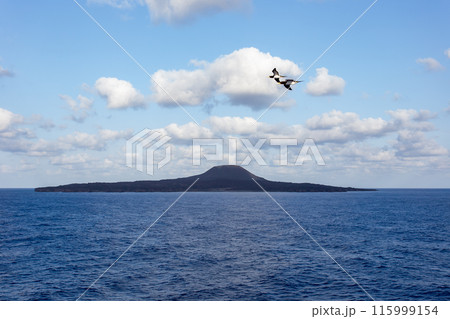 西之島の全景 西之島の全景 115999154