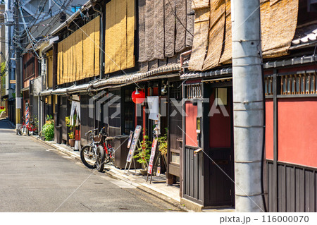 京都市中京区押小路通　一之船入町界隈の街並み（老舗料理屋） 116000070