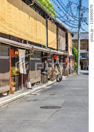 京都市中京区押小路通　一之船入町界隈の街並み（老舗料理屋） 116000076