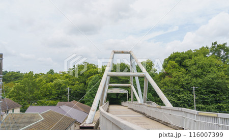 【千葉県千葉市】京成千原線・学園前駅から明徳学園へ続く歩道橋 116007399