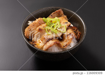 豚バラ 焼肉丼 豚バラ 焼肉丼 116009309