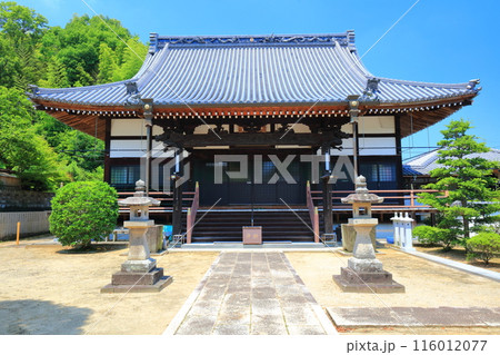 【香川県】快晴の勝名寺　本堂 116012077