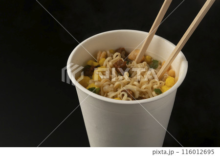 カップ麺　インスタントラーメン　 116012695