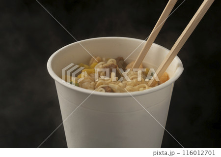カップ麺　インスタントラーメン　 116012701
